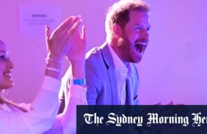 – Ele o deixa louco? O príncipe William durante uma visita à organização juvenil Spiral Skills, em Londres, na terça -feira.