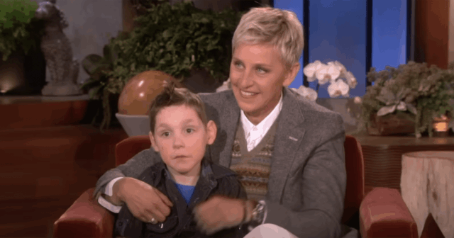 Ellen DeGeneres posta uma homenagem chorosa em homenagem à vida do visitante de longa data Tayt Andersen 

