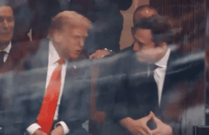 Elon Musk repousa com o chefe de estado Trump no Charlie Kirk Memorial, Squash Beef 092125_CHARLIE_KIRK_MEMORIAL_TRUMP_ELON_KAL