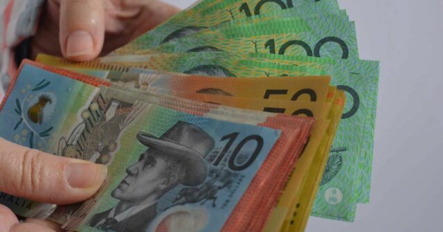 A quantidade de dinheiro físico que circula na Austrália está em uma alta quase recorde.