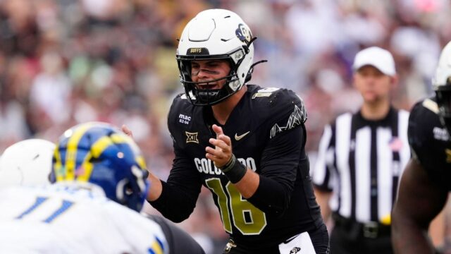 'Era hora': No. 3 QB Staub Celebridades no Colorado vitória 

