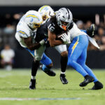 Estatísticas incríveis mostram exatamente como a proteção dos Chargers asfixiou os Raiders