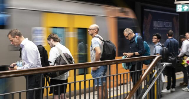 Este ato comum nos trens em NSW em breve custará até US $ 1100


