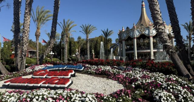 Este precioso parque de diversões californiano está diminuindo as tarefas e reduzindo seu período. Abaixo está o porquê 

