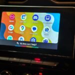 Tela inicial do Android Auto com mapas