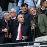 Jason Wilcox, diretor de futebol da Man UTD das arquibancadas.