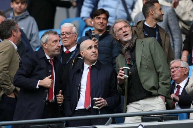 Jason Wilcox, diretor de futebol da Man UTD das arquibancadas.