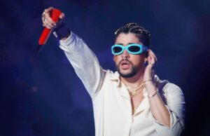 Exatamente como desfrutar da última transmissão de residência do Bad Rabbit em Porto Rico esta noite Bad Bunny se apresenta no palco durante a noite um de seus