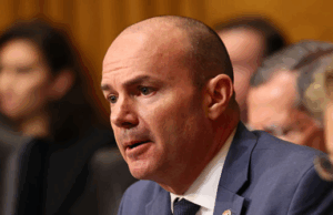 Exclusivo: Mike Lee procura resolução bipartidária em homenagem a Charlie Kirk como ‘campeão da liberdade de expressão e verdade’ Exclusivo: Mike Lee procura resolução bipartidária em homenagem a Charlie Kirk como 'campeão da liberdade de expressão e verdade'