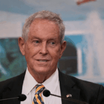 Exclusivo - Rep. Joe Wilson: Assad's Fall A 'Berlin Wall Moment', pede ao Congresso que revogue a Lei de César