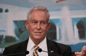 Exclusivo – Rep. Joe Wilson: Assad’s Fall A ‘Berlin Wall Moment’, pede ao Congresso que revogue a Lei de César Exclusivo - Rep. Joe Wilson: Assad's Fall A 'Berlin Wall Moment', pede ao Congresso que revogue a Lei de César