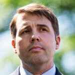 Exclusivo - ex -senador Scott Brown: o democrata Chris Pappas votou contra impostos sobre dicas, horas extras