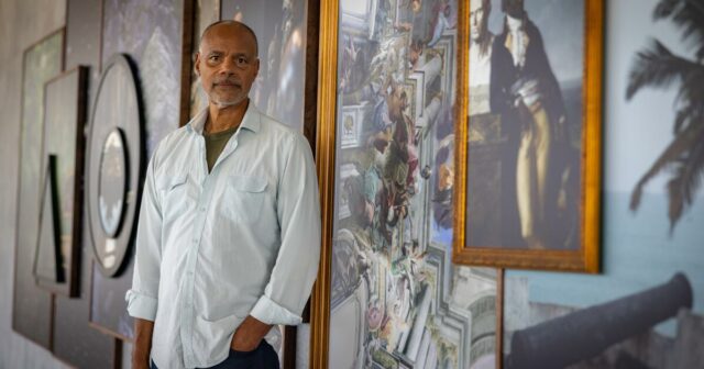 Exploração diretamente em superfícies de parede de concreto e polimento: Dentro da parcela de arte inicial na estrutura nova da LACMA 

