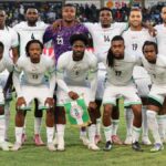 Explosão da Copa do Mundo para a Nigéria, pois a FIFA não faz um movimento no drama de jogador inelegível na África do Sul