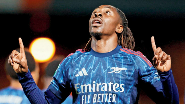 Eze Webs Primeiro objetivo para a caixa de ferramentas em simples 2-0 Sway Port Vale 

