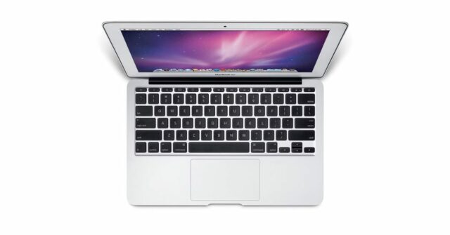 Fim de uma época como o último MacBook de 11 polegadas (mostrado) agora está oficialmente obsoleto