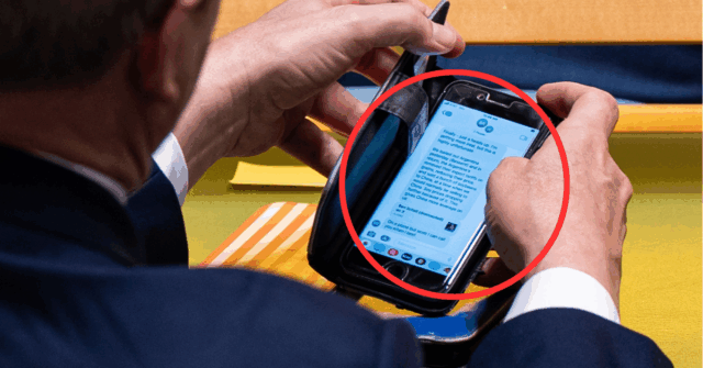 Foto do telefone do membro da equipe Trump revela grandes preocupações

