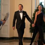 Fox Corp. CEO Executivo e Menino Popular Lachlan Murdoch domina em dramatização de sequência doméstica
