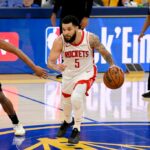 O guarda dos foguetes Fred Vanvleet sofreu um ACL rasgado.