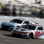 Funcionários da NASCAR para satisfazer a trilha competindo com a técnica de peso pós-corrida