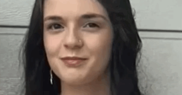 Garota adolescente atacada por cachorro em NSW morre no hospital

