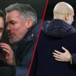 Os especialistas em Sky Sports, Gary Neville e Jamie Carragher, durante a partida da Premier League entre Nottingham Forest e Tottenham Hotspur no City Ground em 2023 em Nottingham, Inglaterra.