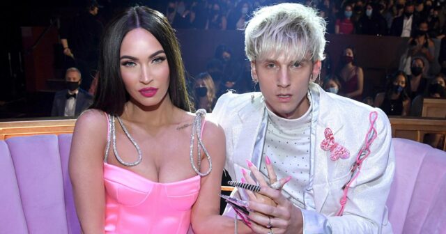 Gatling Gun Kelly e Megan Fox's Child Legend usa o macacão de guitarra 

