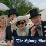 O vestido de noiva usado por Lady Mary Crawley (Michelle Dockery) na Série 3 pode ser seu por uma oferta ao norte de US $ 14.000
