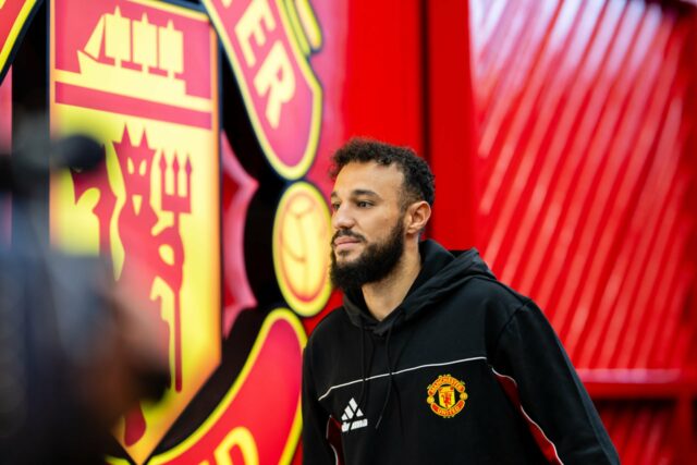 Diego Leon, do Manchester United, controla a bola durante a partida da Premier League Summer Series.