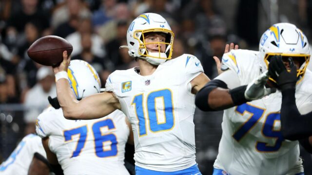 Herbert gerencia o videogame em Chargers 'Gain Raiders 

