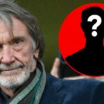O chefe de Ineos, Sir Jim Ratcliffe, analisa antes da partida da Premier League entre Chelsea e Manchester United em Stamford Bridge em 2025 em Londres, Inglaterra.