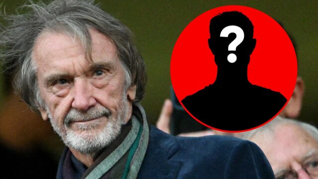 O chefe de Ineos, Sir Jim Ratcliffe, analisa antes da partida da Premier League entre Chelsea e Manchester United em Stamford Bridge em 2025 em Londres, Inglaterra.