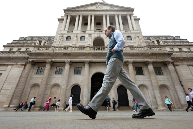 Instituição Financeira do Especialista Econômico Primário da Inglaterra 'muito mais confortável' com o aumento da expectativa de custo de vida 

