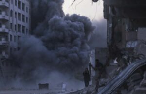 Israel Bombs Outro arranha-céu de Gaza City, à medida que os EUA avançam uma nova proposta de cessar-fogo Os palestinos se escondem durante uma greve israelense em um prédio na cidade de Gaza, domingo, 7 de setembro de 2025, depois que o Exército de Israel emitiu um aviso prévio.