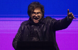 Javier Milei emite uma mensagem desafiadora após a perda de eleições políticas da Argentina Javier Milei emite uma mensagem desafiadora após a perda de eleições políticas da Argentina