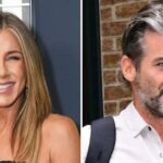 Jennifer Aniston docemente apoiado pelo namorado Jim Curtis no evento 2172283688