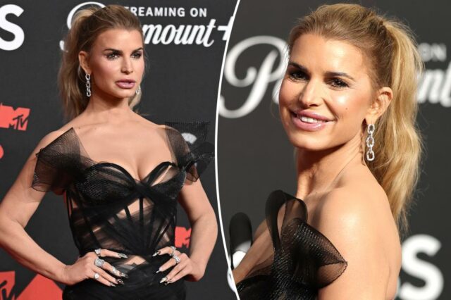 Jessica Simpson confunde fãs com o rosto 'apertado' no VMAS 2025: 'parece uma reação alérgica'

