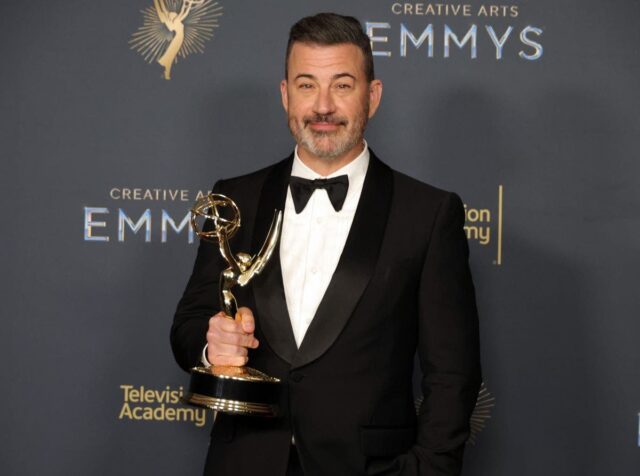 Jimmy Kimmel fala direto em relação a Erika Kirk em sua conversa de retorno 

