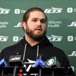 Joe Tippmann fala com a mídia após o treino de Jets em 4 de setembro de 2025.