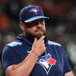 John Schneider, de Blue Jays, tem uma mensagem severa enquanto Yankees fecha o vazio
