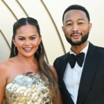 Chrissy Teigen e John Legend priorizam seu relacionamento mantendo as coisas quentes