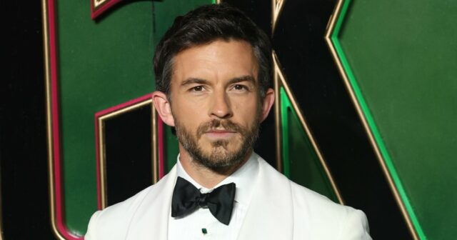 A estrela de Bridgerton, Jonathan Bailey