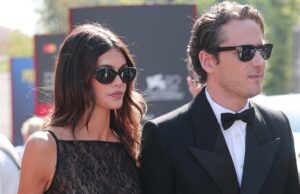 Kaia Gerber e Lewis Pullman se beijam no filme de veneza Celebration Red Rug KAIA-GERBER-GETTYIMAGES-2