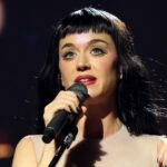 Katy Perry bate bate de volta no ódio online, sendo tratado como uma 'pinata humana'