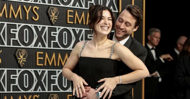Kieran Culkin e Jazz Charton se tornam ótimos naquela oferta em particular em que a criança: a criança nº 3 entra nos meios 

