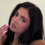 Kylie Jenner mostra um novo design Khy Design