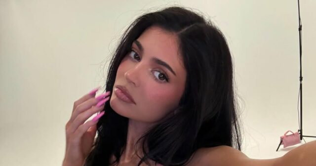 Kylie Jenner mostra um novo design Khy Design
