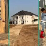 Lady, com sede no exterior, que construiu mansão na Nigéria, retorna para ver seu investimento pela primeira vez