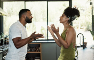 Lady solicitou a segurar os pés do BF ao fogo do fogo após o Jalapeño Poppers: ‘Simply Snacks’ Lady solicitou a segurar os pés do BF ao fogo do fogo após o Jalapeño Poppers: 'Simply Snacks'