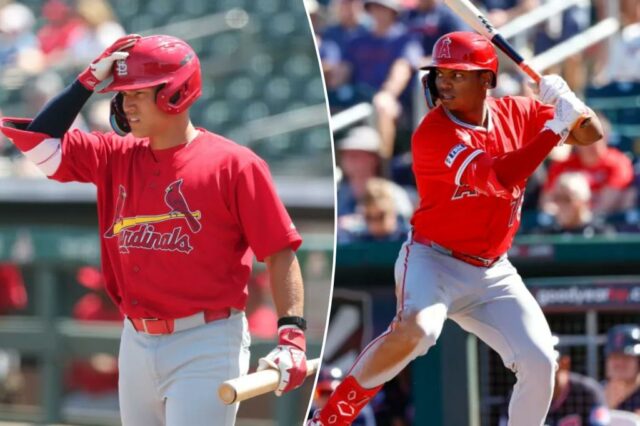 Nelson Rada no Bat no quinto turno durante um jogo de treinamento de primavera contra os Cleveland Guardians no Goodyear Ballpark em 4 de março de 2025, na Goodyear, Arizona. 